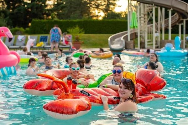 Les meilleures idées de jeux de piscine pour votre prochain voyage de camping